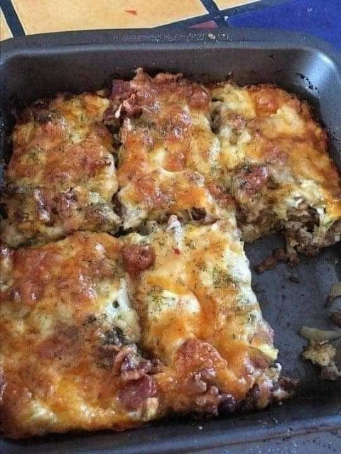 Casserole with Low-Carb Bacon Cheeseburgers