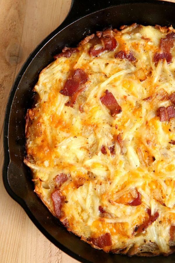 Hash Brown Casserole with Bacon and Egg for a Cozy Weekend Breakfast