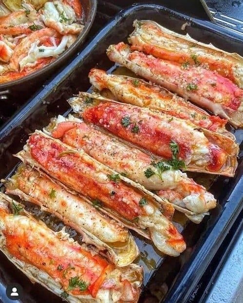 Crab Legs in a Creamy Sauce