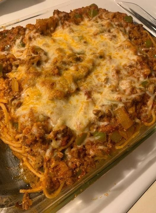 SPAGHETTI CASSEROLE WITH BAKED CREAM CHEESE