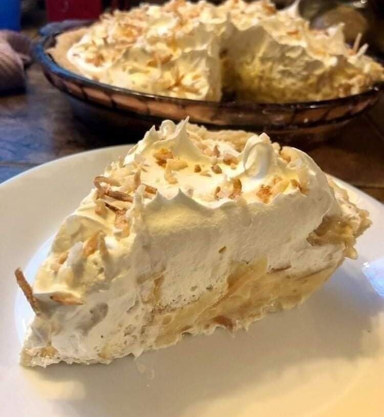 PIE WITH KETO COCONUT CREAM