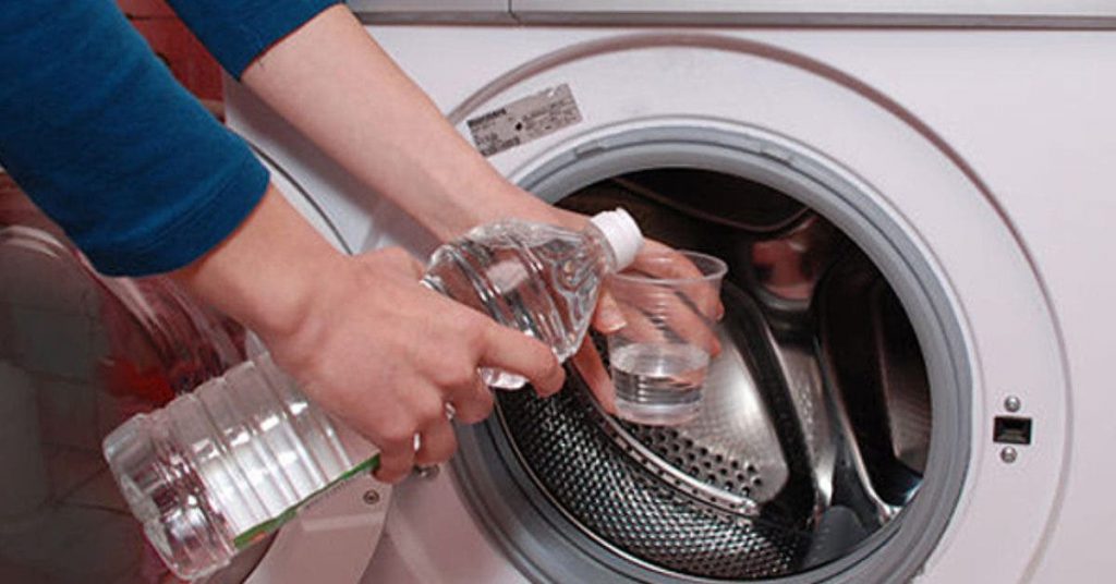 Yes, vinegar does help properly clean the washing machine: Here’s how to put it to use: