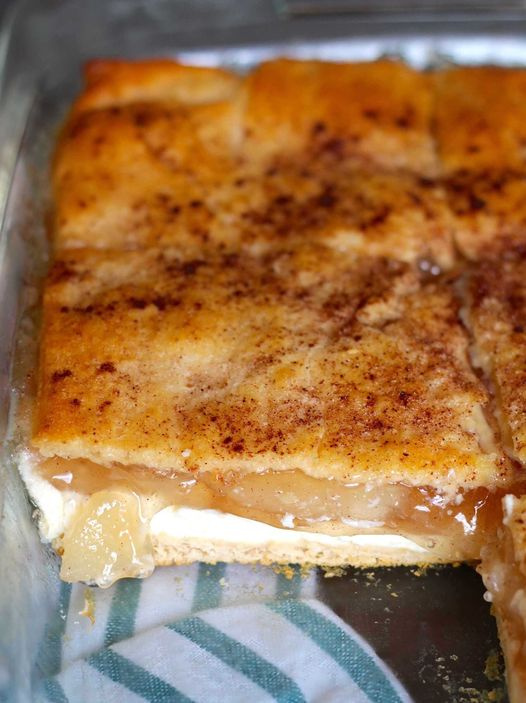 Danish Apple Cheesecake Bars