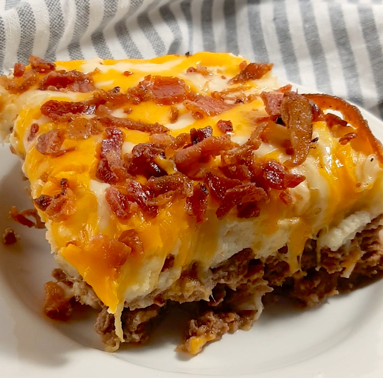 MEATLOAF WITH COWBOY AND POTATO CASSEROLE