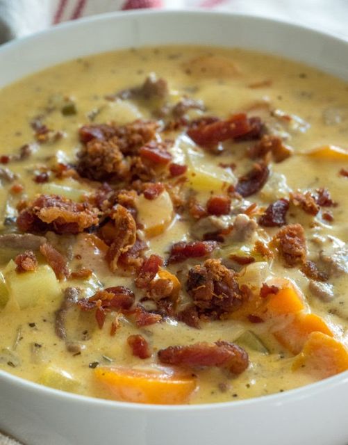 Slow Cooker Extra Creamy Cheeseburger Soup