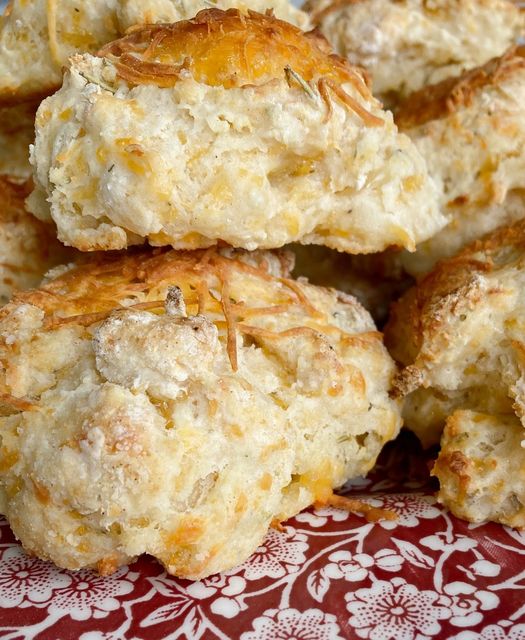 Drop Biscuits with Rosemary and Cheddar