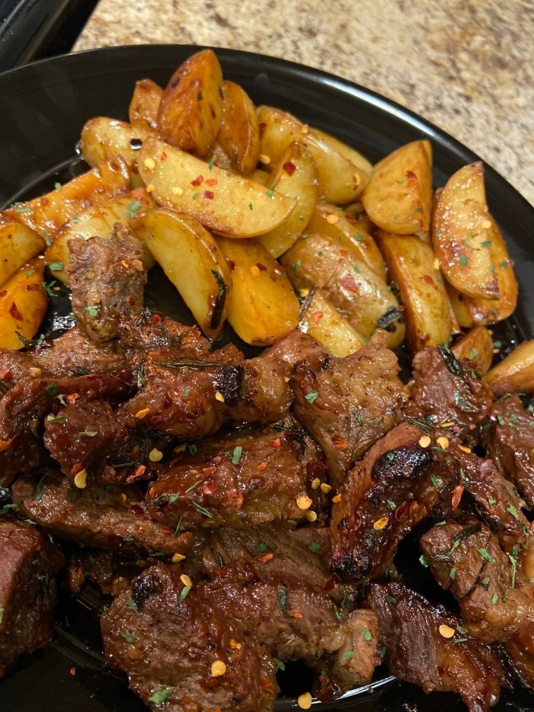 POTATOES WITH GARLIC AND HERB AND STEAK SKILLET