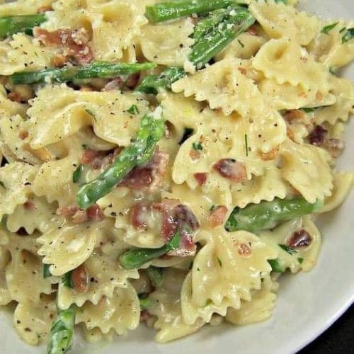 PASTA CREAMY WITH ASPARAGUS AND BACON