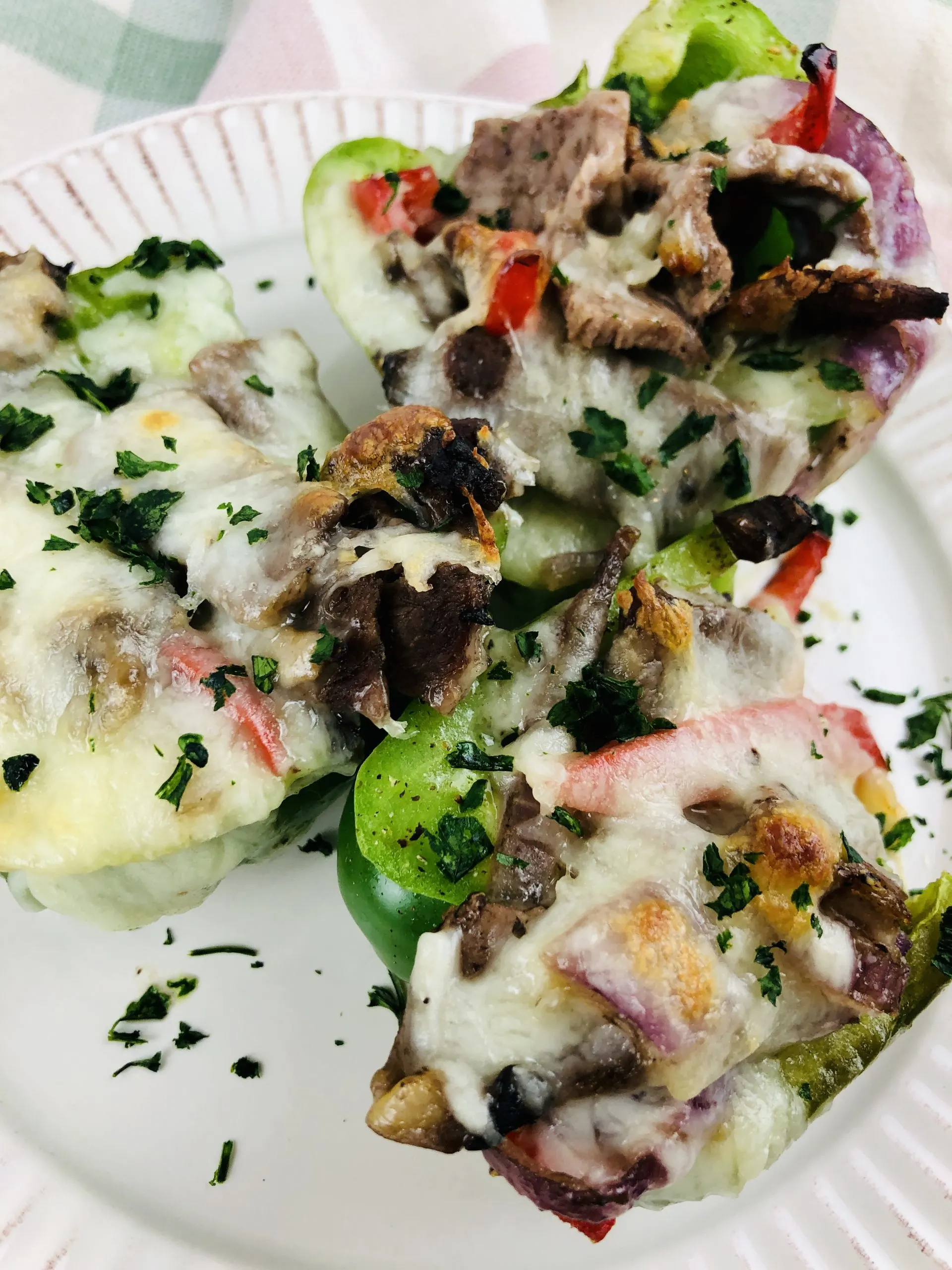 Philly Cheesesteak Stuffed Peppers – A Delicious Twist!