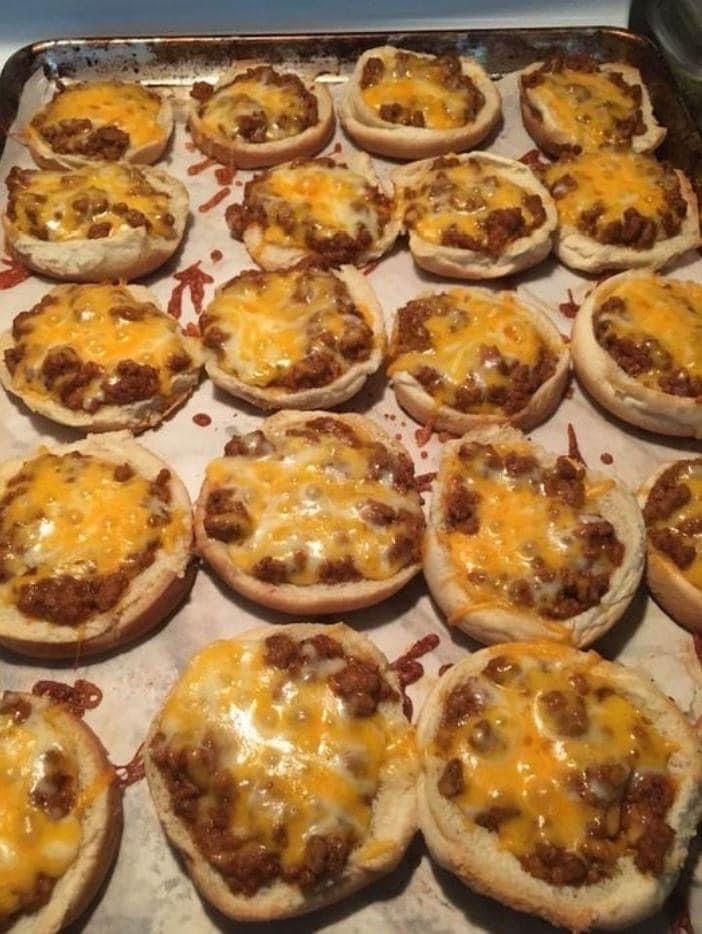 Classic pizza burgers