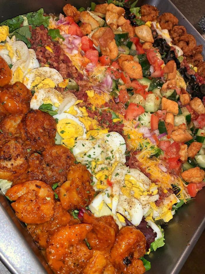 SALAD WITH SHRIMP COBB