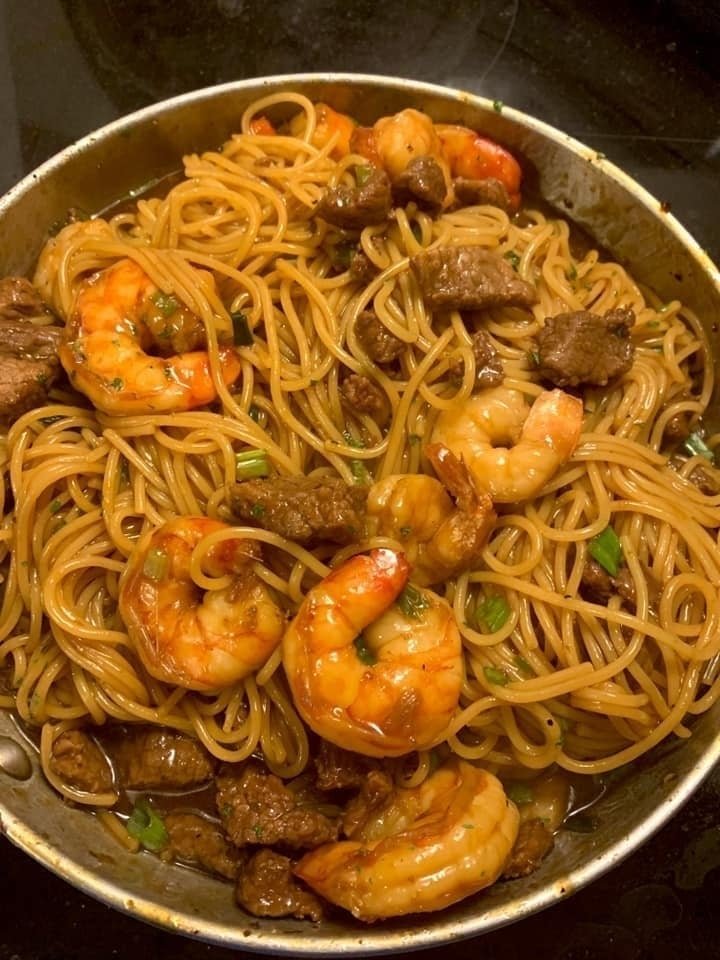 NOODLES WITH SHRIMP AND TERIYAKI STEAK