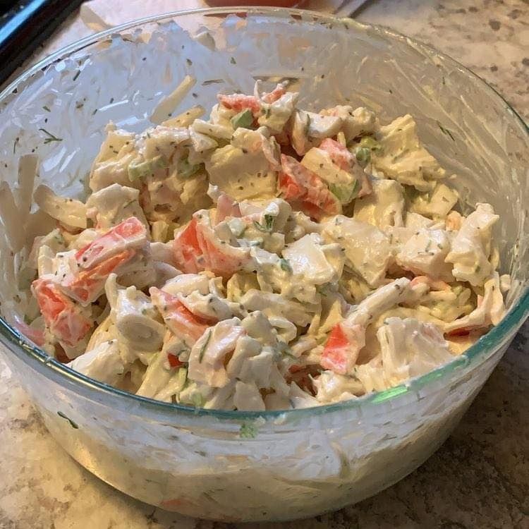 SALAD WITH CRAB AND SEAFOOD