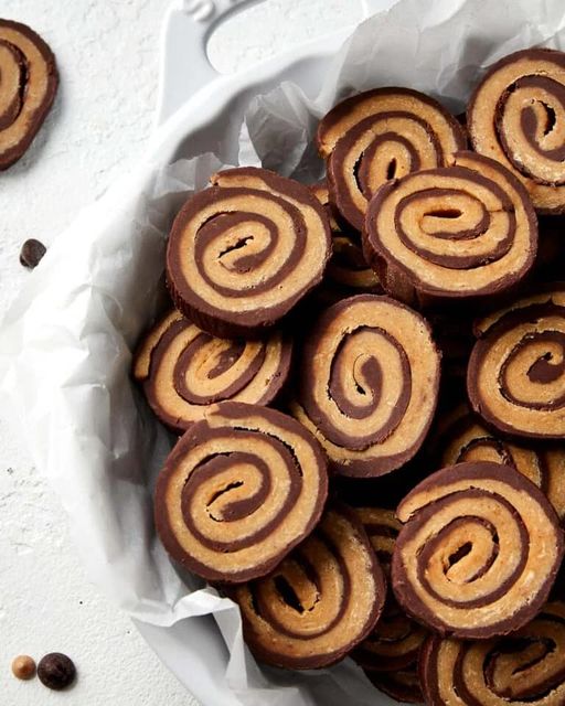 No-Bake Chocolate Peanut Butter Pinwheel Fudge