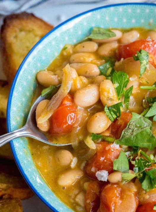 Hearty Roasted Tomato and White Bean Stew