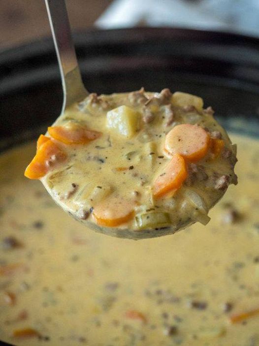 Extra Creamy Slow Cooker Cheeseburger Soup