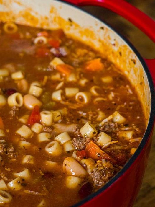 Copycat Olive Garden Pasta e Fagioli: A Hearty Italian Delight You Can Make at Home!