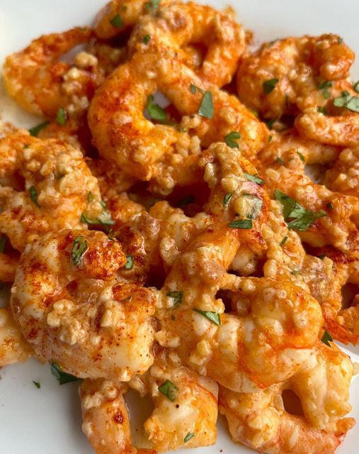 Hawaiian Garlic Shrimp: A Delicious Tropical Delight