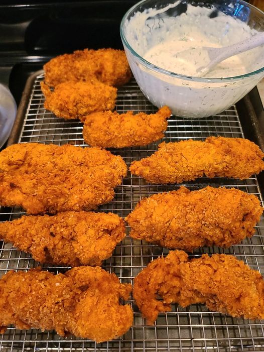 Easy and Delicious Chicken Tenders with Creamy Ranch Dip