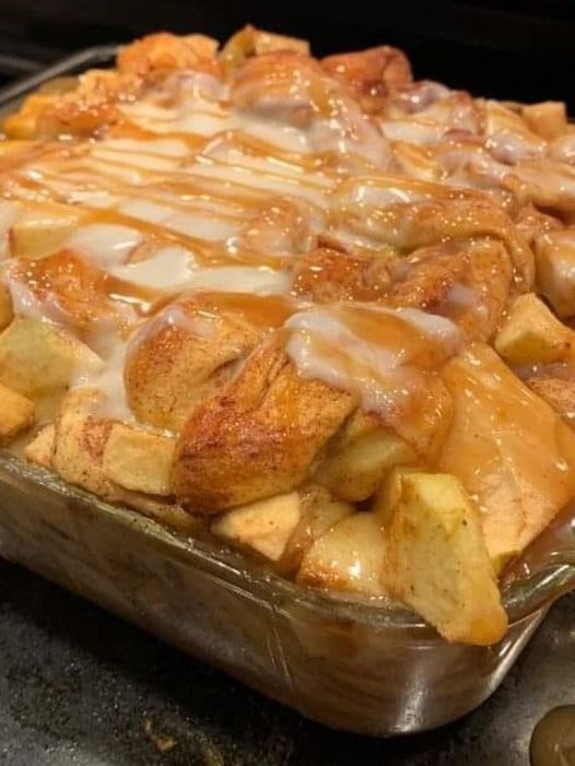 Caramel Apple Cinnamon Roll Lasagna: A Delicious Fall Treat