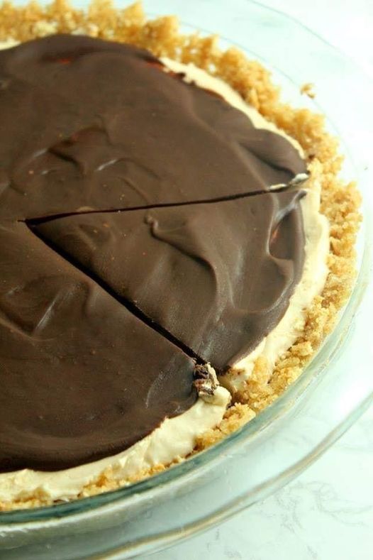 Indulge in the Irresistible Chocolate Peanut Butter Pie