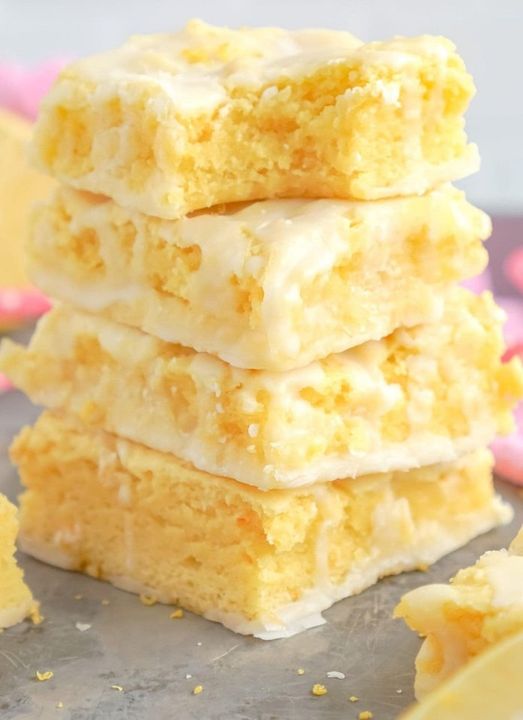 Mouthwatering Lemon Brownies with Zesty Lemon Glaze