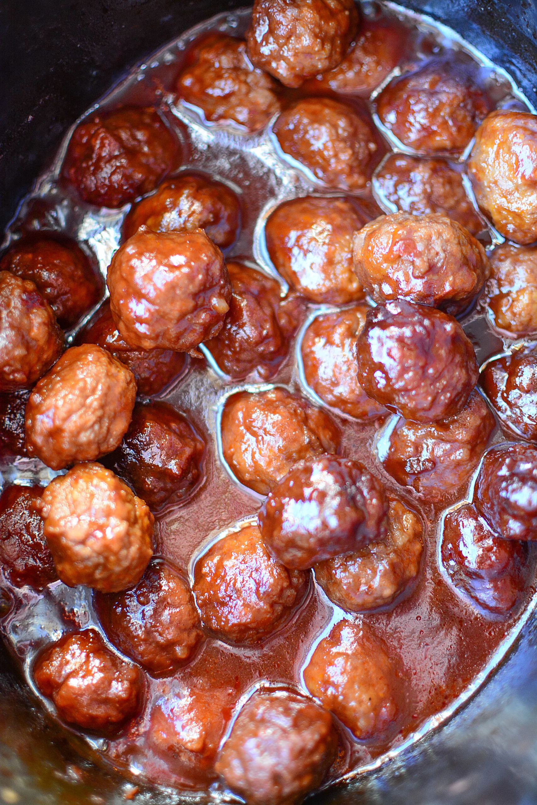 Sweet and Spicy Slow Cooker Meatballs for an Unforgettable Get Together