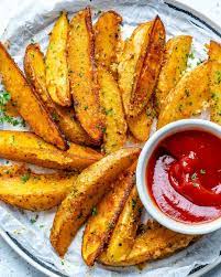 Baked Garlic Parmesan Potato Wedges 🥔🧀