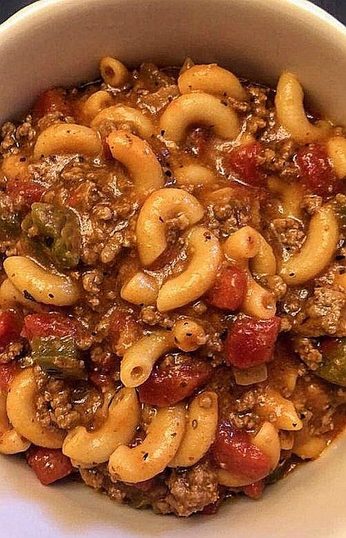 Indulge in Comfort with this Old Fashioned Goulash Recipe