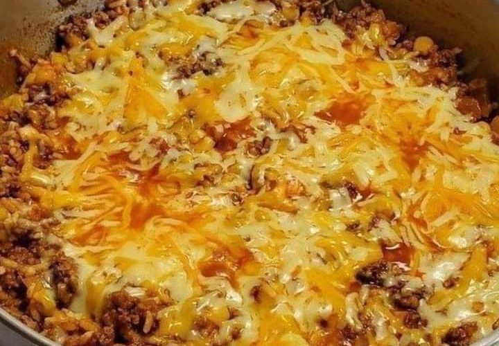 One Pot Mexican Rice Casserole: A Quick and Flavorful Ground Beef Recipe