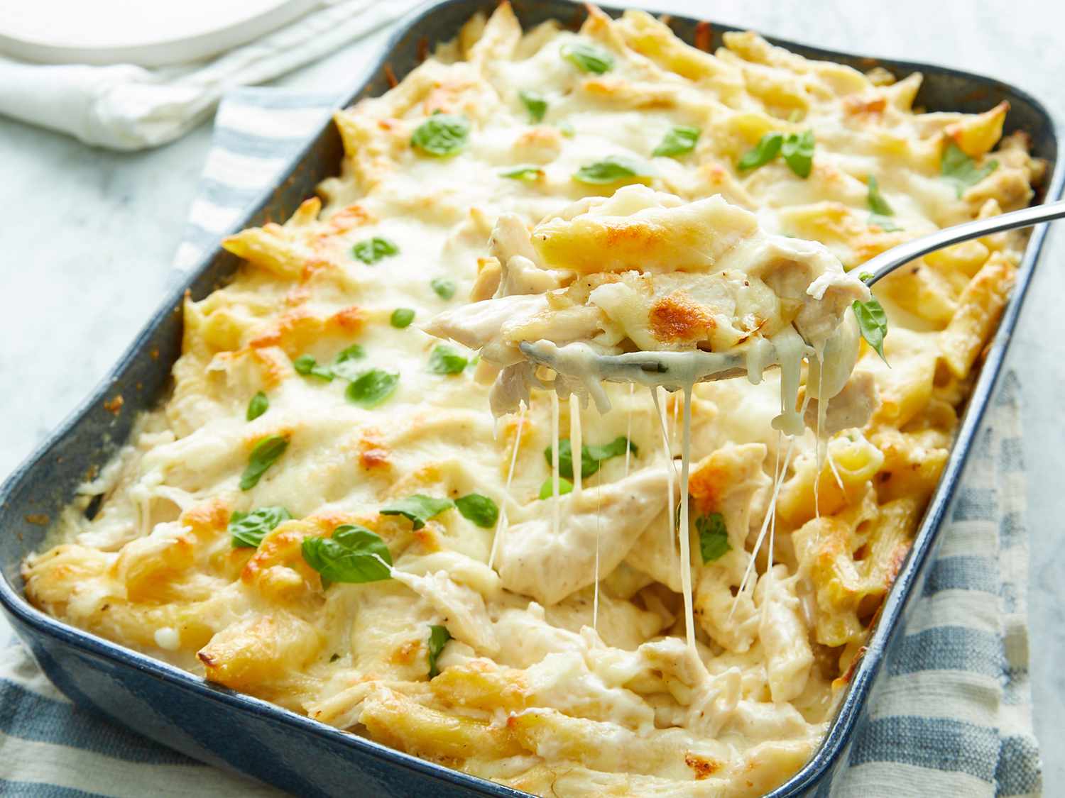 A Delicious Twist on a Classic: Chicken Alfredo Penne Bake