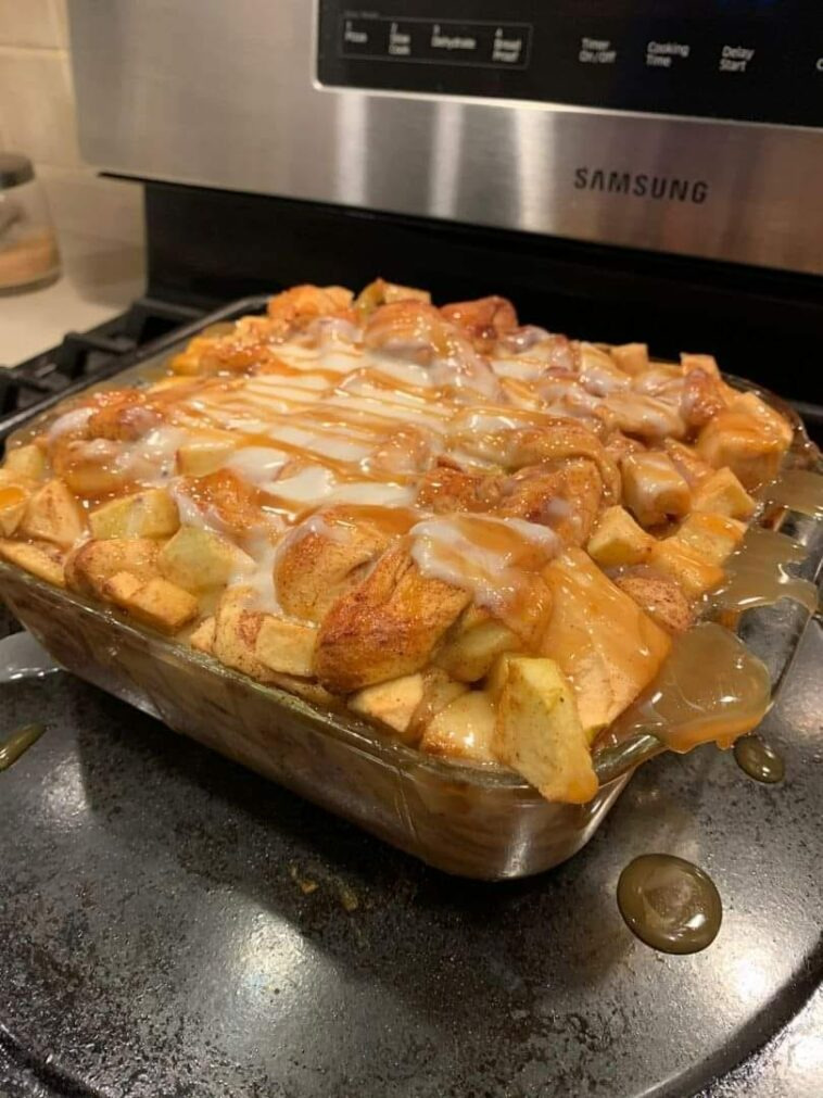 Caramel Apple Cinnamon Roll Lasagna: A Deliciously Easy Recipe for Fall