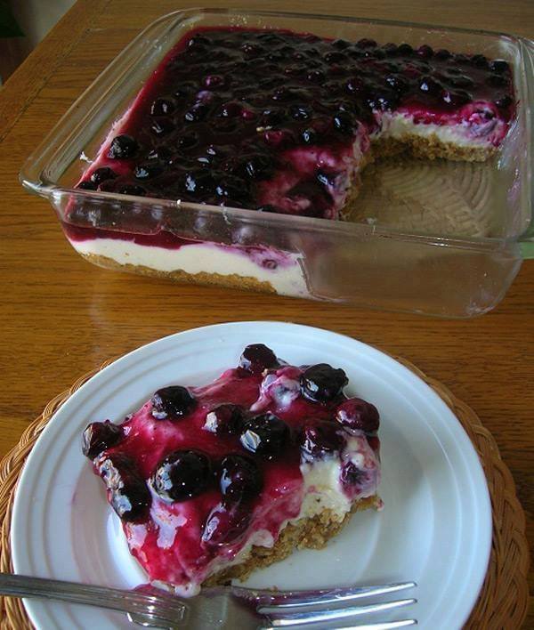 FRESH BLUEBERRY CHEESECAKE WITH HOMEMADE CRUST