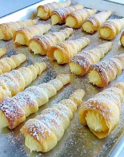 Italian Cream Stuffed Cannoncini