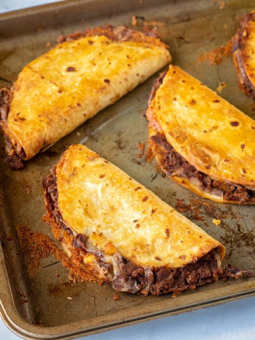 Crispy Black Bean Tacos: A Quick and Delicious Dinner Option