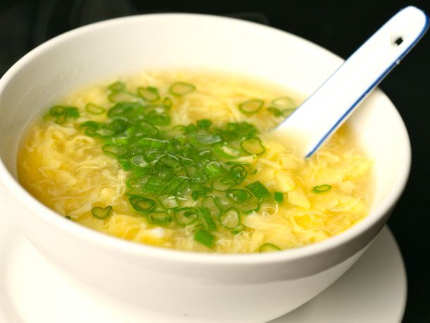 A Simple Guide to Making Comforting Classic Egg Drop Soup at Home!