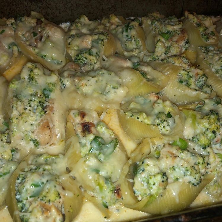 Chicken Alfredo Stuffed Shells