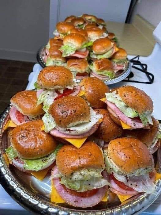 Irresistible Club Sandwich Sliders: A Quick and Tasty Recipe!