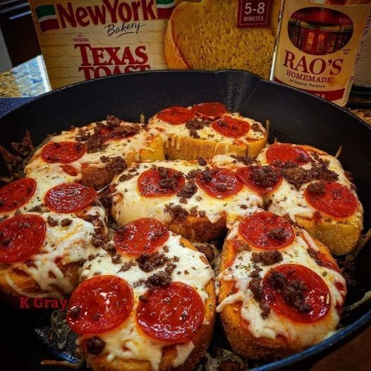 Homemade Garlic Bread Pizza Recipe