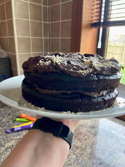 Rich and Decadent Vegan Chocolate Cake Recipe