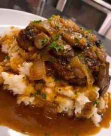 Salisbury Steak with Mushroom Gravy: A Comforting Delight