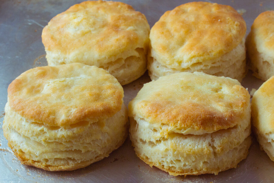 Grandma’s Famous Buttermilk Biscuits: A Warm and Comforting Delight