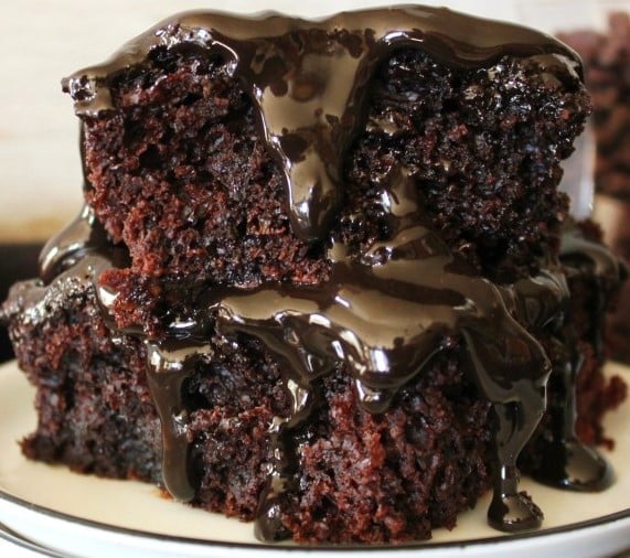 Midnight Fudge Cake: A Sinfully Delicious Chocolate Treat