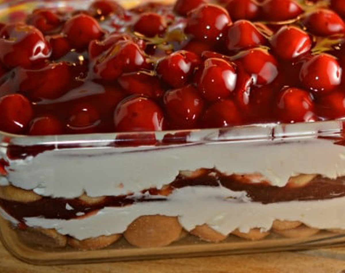 No-Bake Cherry Cheesecake Cookie Lasagna