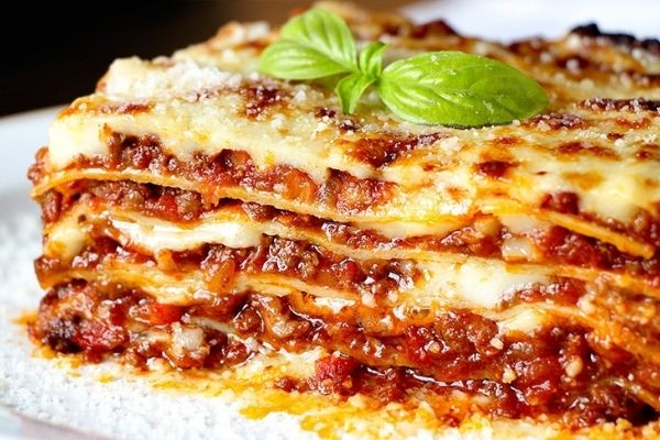 Homemade Meat and Cheese Lasagna Recipe